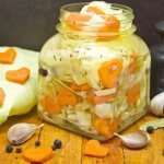 Очень вкусная капуста кусочками на зиму в банке этап 1